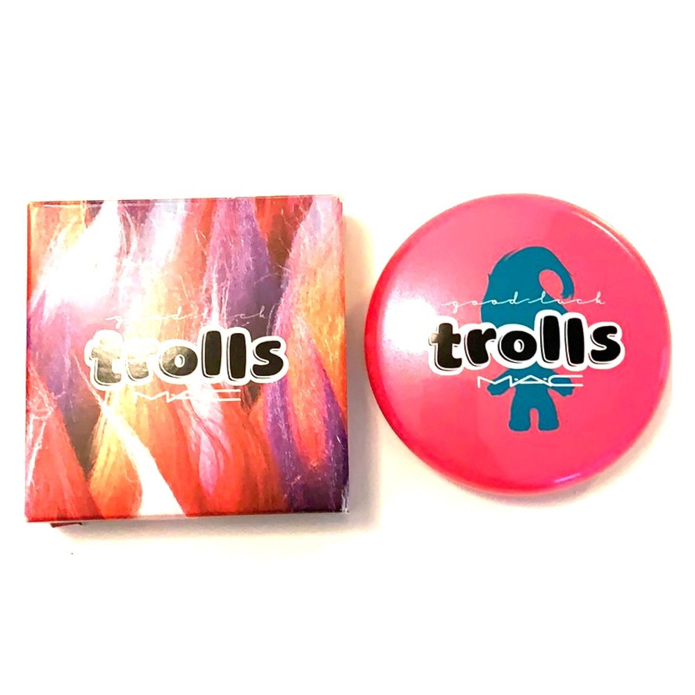 MAC COSMETICS BEAUTY POWDER - TROLLS